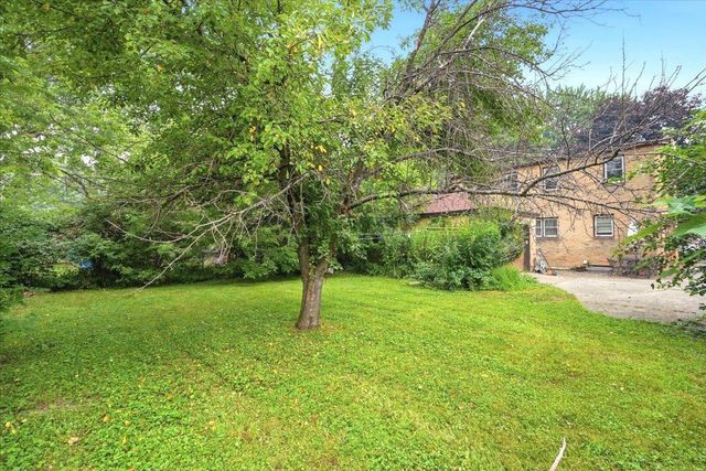 1907 Snelling Avenue N, Falcon Heights, MN 55113
