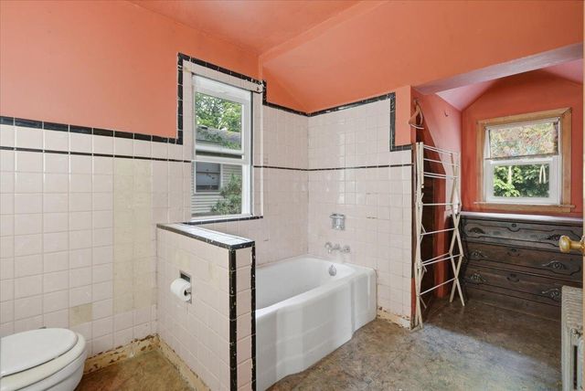 1907 Snelling Avenue N, Falcon Heights, MN 55113