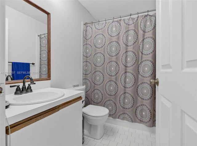 9313 Arborwood Cir, Davie, FL 33328