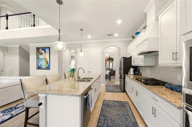 2115 Antigua LN, Naples, FL 34120