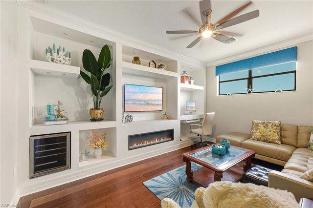 2115 Antigua LN, Naples, FL 34120