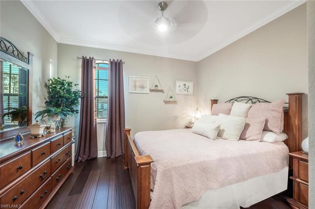 2115 Antigua LN, Naples, FL 34120