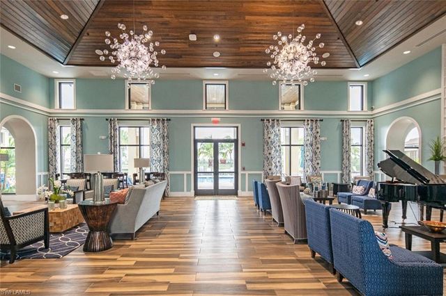 2115 Antigua LN, Naples, FL 34120