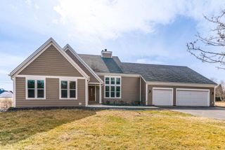 W1461 Maureen COURT, Lake Geneva, WI 53147