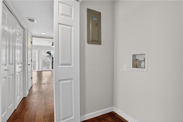 8360 NW Barrybrooke Drive, Kansas City, MO 64151