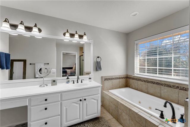 185 Broadmoor Street, Marble Falls, TX 78654