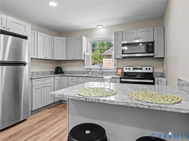 8907 Huntingcreek Pl, Richmond, VA 23237