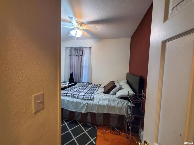 504 N Almond St Street, Carbondale, IL 62901