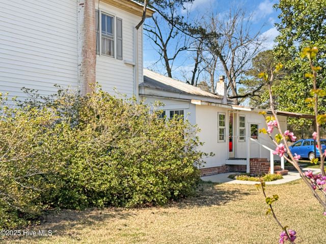 329 W Jones Street, Trenton, NC 28585