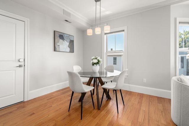 27 Washburn St 5, Boston, MA 02125