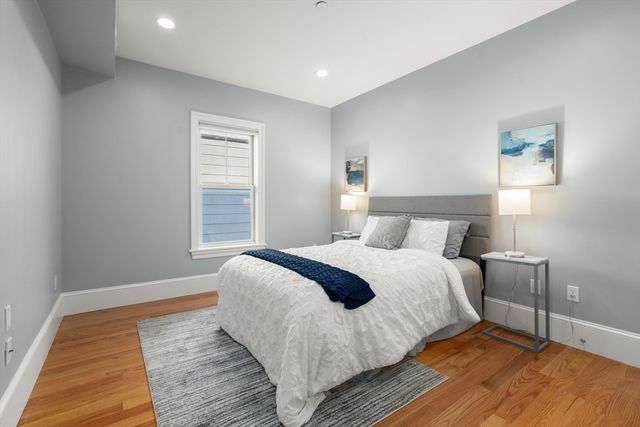 27 Washburn St 5, Boston, MA 02125