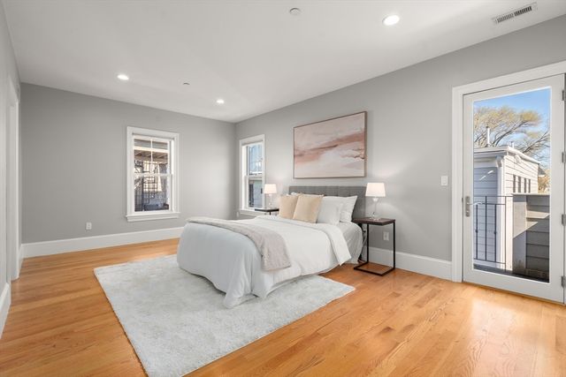 27 Washburn St 5, Boston, MA 02125