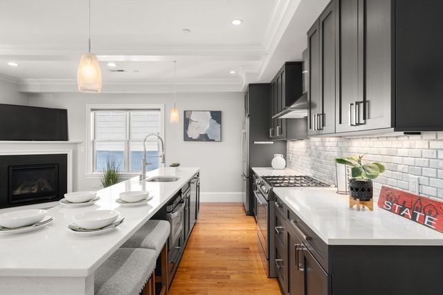 27 Washburn St 5, Boston, MA 02125