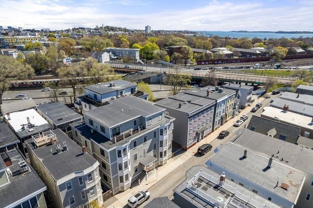 27 Washburn St 5, Boston, MA 02125