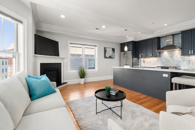 27 Washburn St 5, Boston, MA 02125