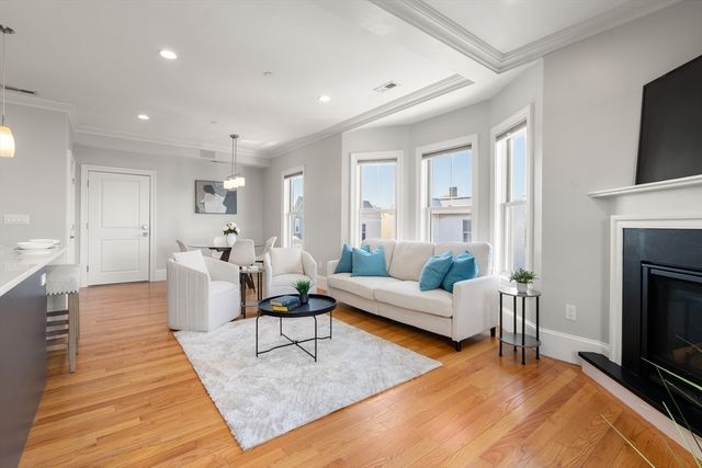 27 Washburn St 5, Boston, MA 02125