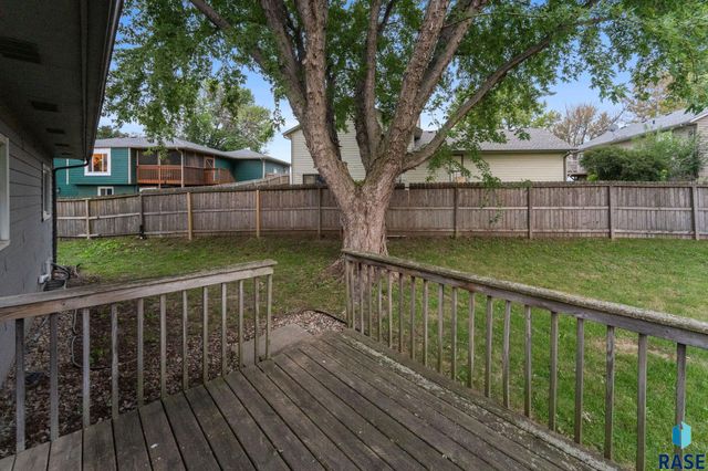705 N Montgomery Ct Court, Sioux Falls, SD 57103