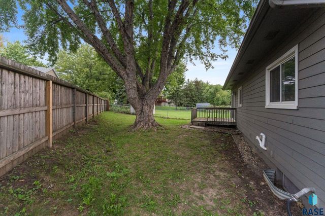 705 N Montgomery Ct Court, Sioux Falls, SD 57103