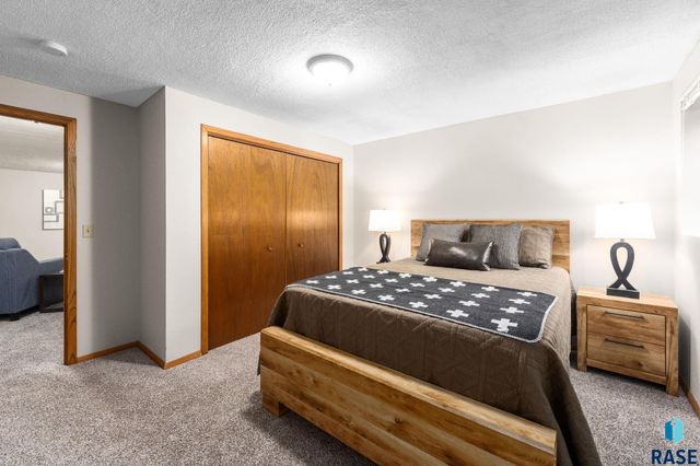705 N Montgomery Ct Court, Sioux Falls, SD 57103
