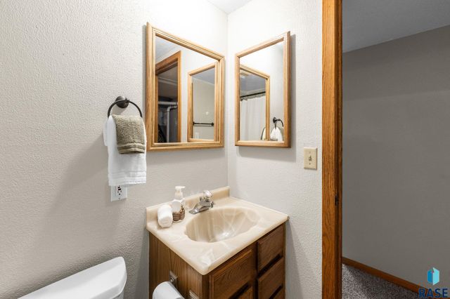 705 N Montgomery Ct Court, Sioux Falls, SD 57103