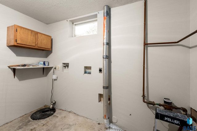 705 N Montgomery Ct Court, Sioux Falls, SD 57103