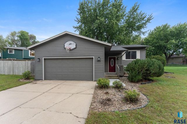 705 N Montgomery Ct Court, Sioux Falls, SD 57103