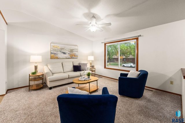 705 N Montgomery Ct Court, Sioux Falls, SD 57103