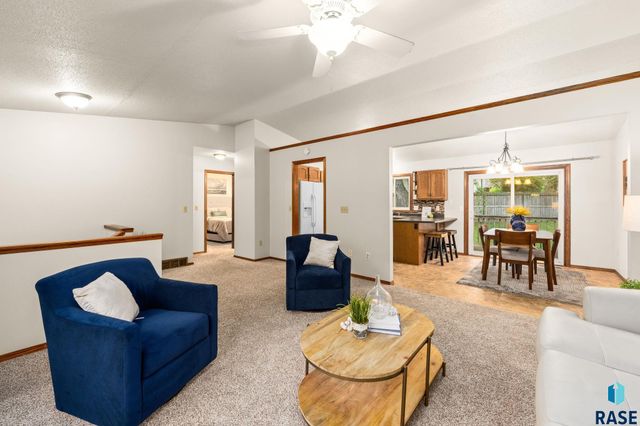 705 N Montgomery Ct Court, Sioux Falls, SD 57103