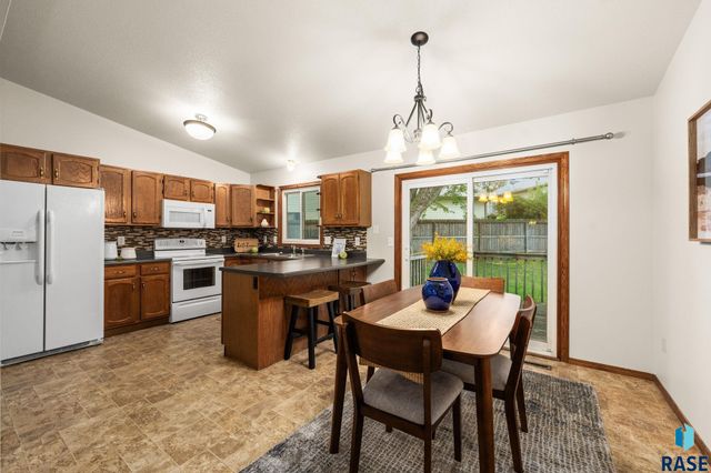 705 N Montgomery Ct Court, Sioux Falls, SD 57103