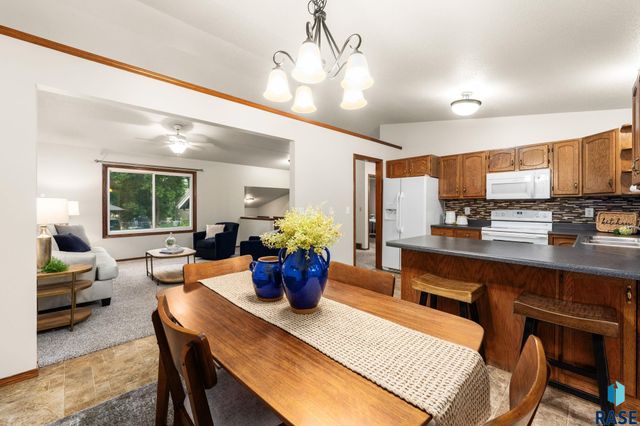 705 N Montgomery Ct Court, Sioux Falls, SD 57103