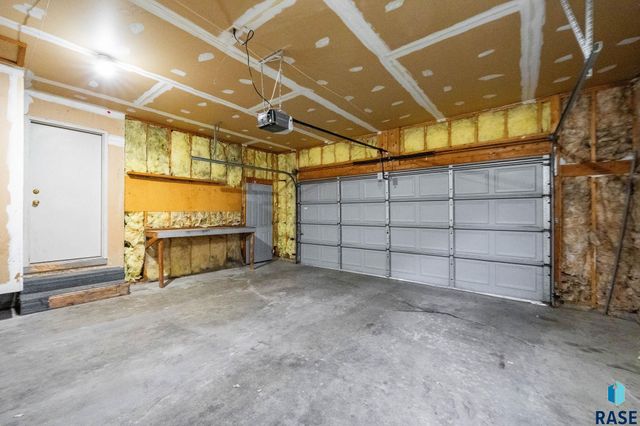 705 N Montgomery Ct Court, Sioux Falls, SD 57103
