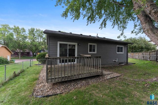 705 N Montgomery Ct Court, Sioux Falls, SD 57103