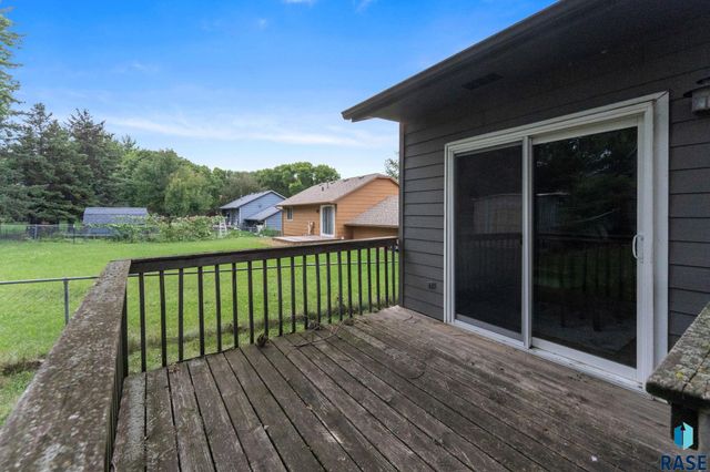 705 N Montgomery Ct Court, Sioux Falls, SD 57103