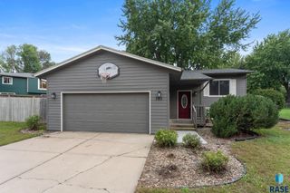 705 N Montgomery Ct Court, Sioux Falls, SD 57103