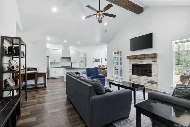 624 Hiram Drive, Bauxite, AR 72011