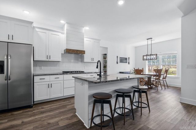 624 Hiram Drive, Bauxite, AR 72011