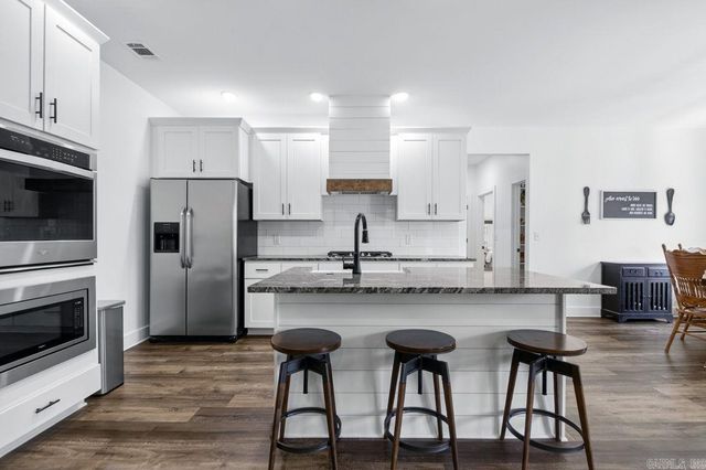 624 Hiram Drive, Bauxite, AR 72011