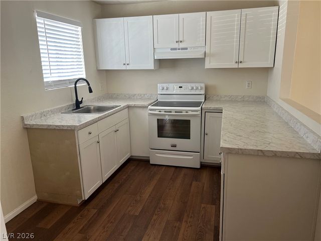 5422 Swenson Street 9, Las Vegas, NV 89119