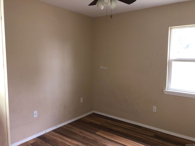 915 S 5th Street, Dardanelle, AR 72834