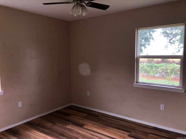 915 S 5th Street, Dardanelle, AR 72834