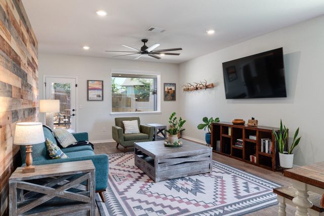 916 Scott CT, Georgetown, TX 78626