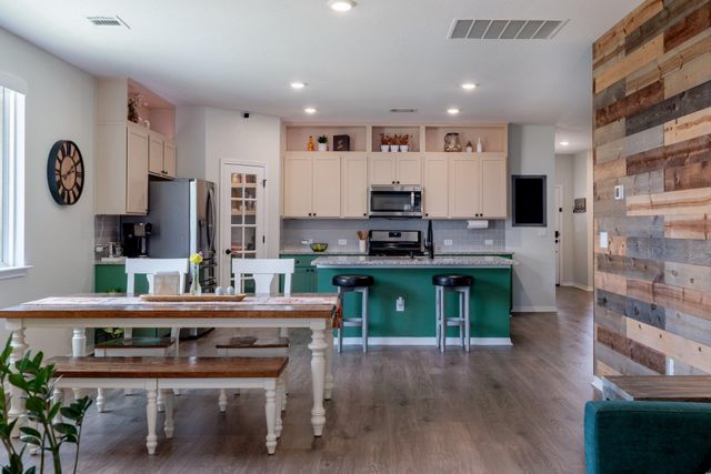 916 Scott CT, Georgetown, TX 78626