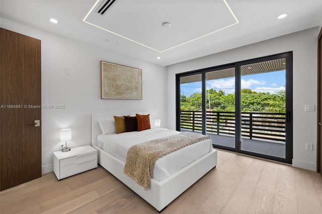 260 NW 49th St, Miami, FL 33127