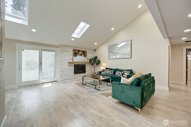 11914 NE 148th Street, Kirkland, WA 98034