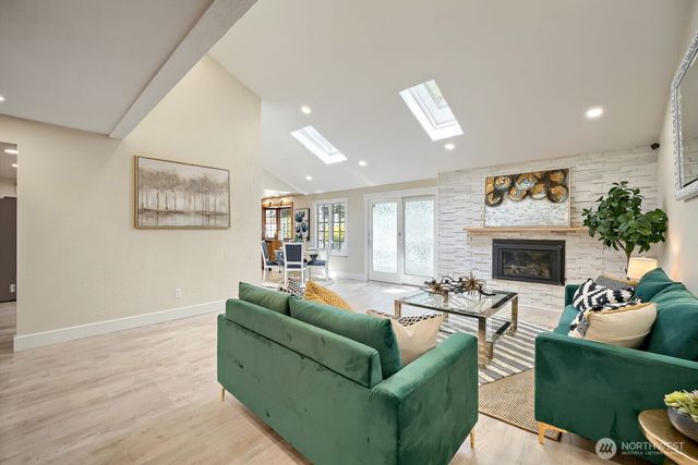 11914 NE 148th Street, Kirkland, WA 98034