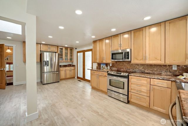 11914 NE 148th Street, Kirkland, WA 98034
