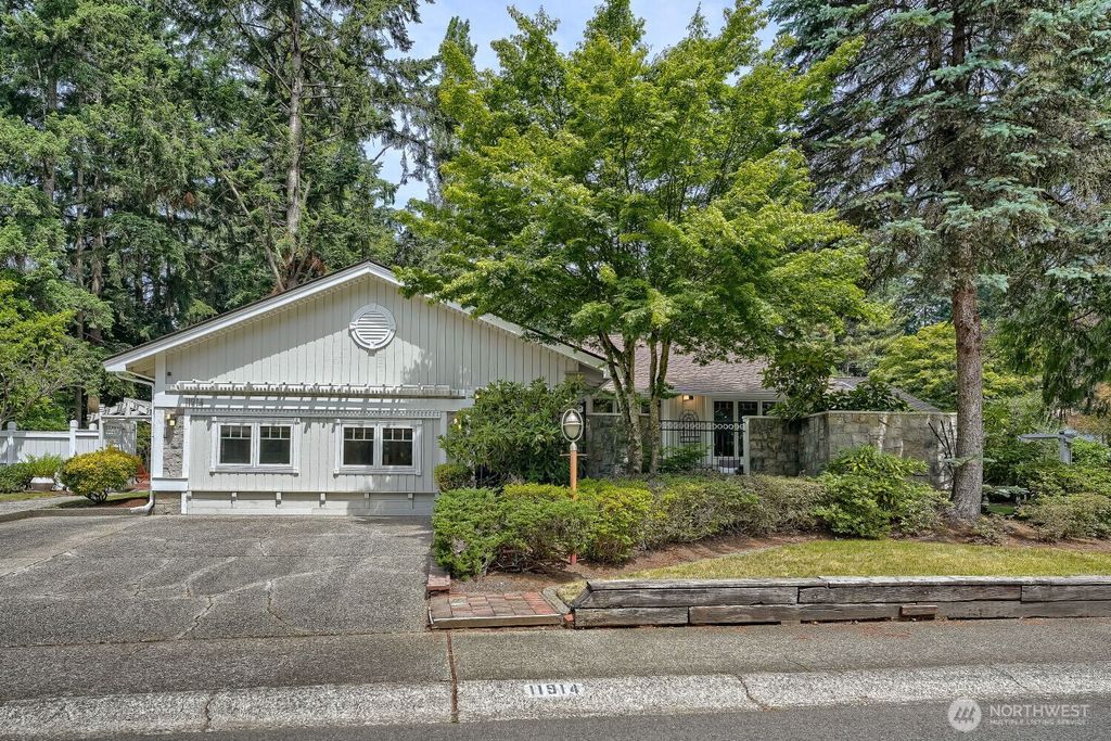 11914 NE 148th Street, Kirkland, WA 98034