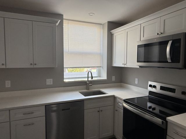 59 North Avenue 2, Rockland, MA 02370