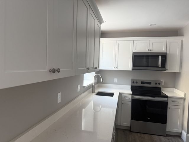 59 North Avenue 2, Rockland, MA 02370