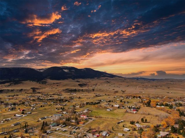 2221 Willow Drive 139C, Livingston, MT 59047